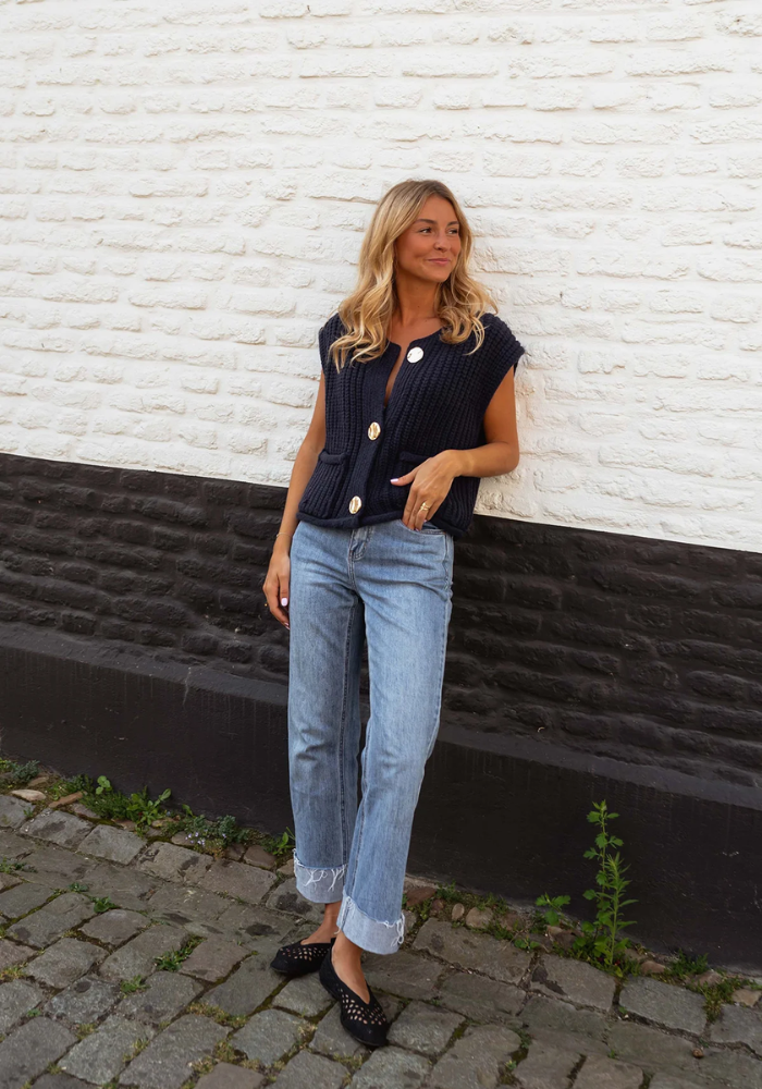 FENJA™ | LE GILET CHIC EN TRICOT À SUPERPOSER