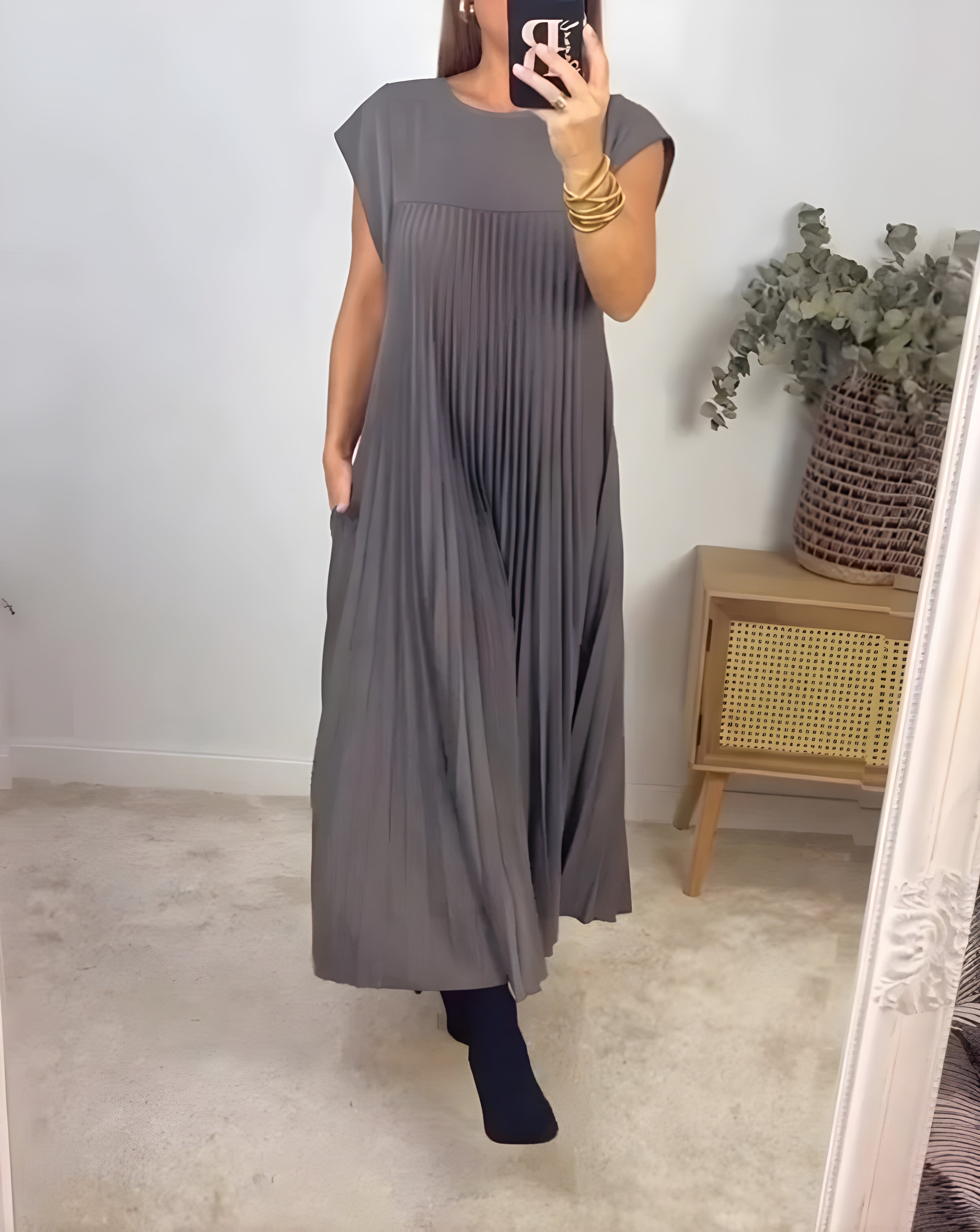 Cintia - Robe plissée sans manches