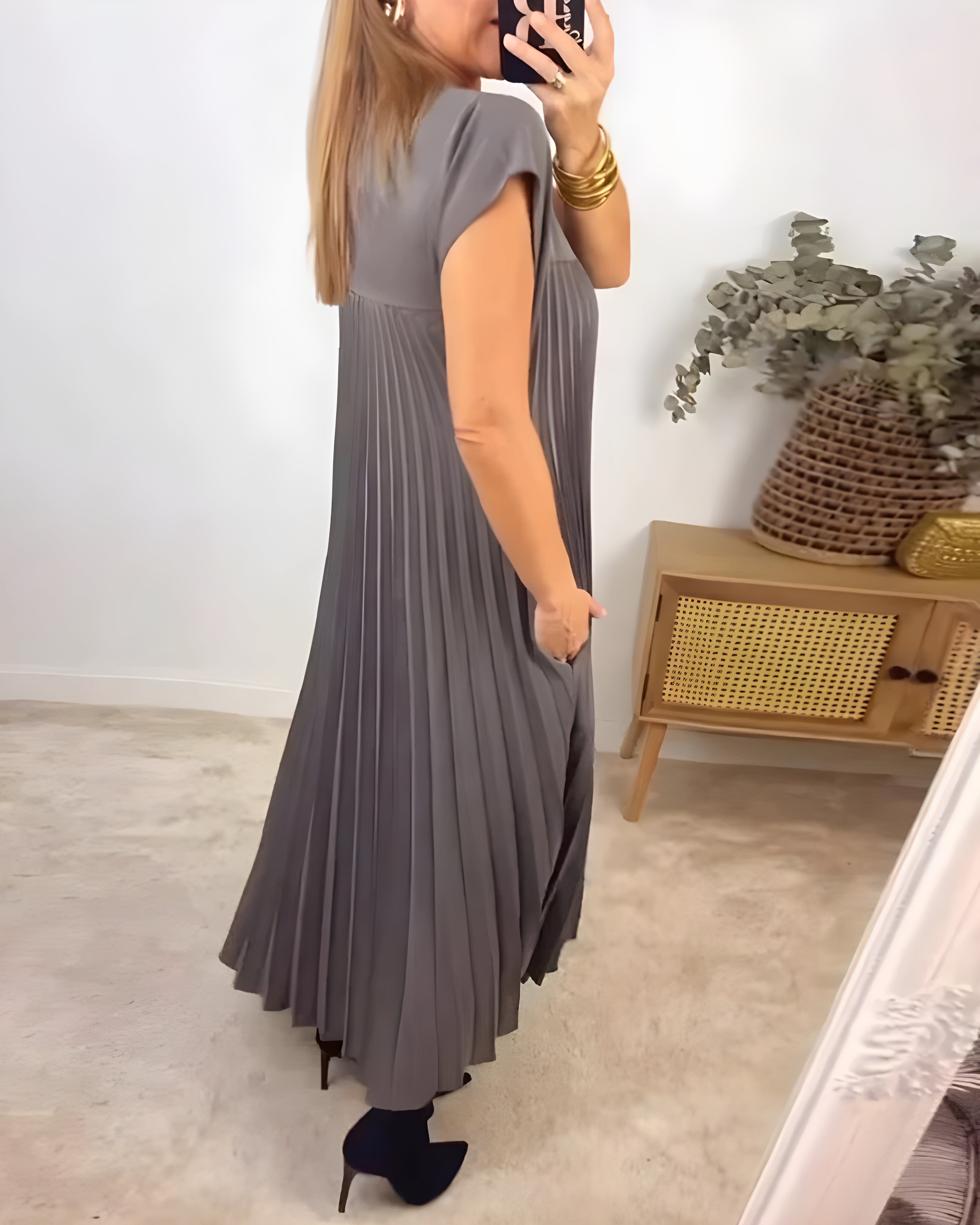 Cintia - Robe plissée sans manches