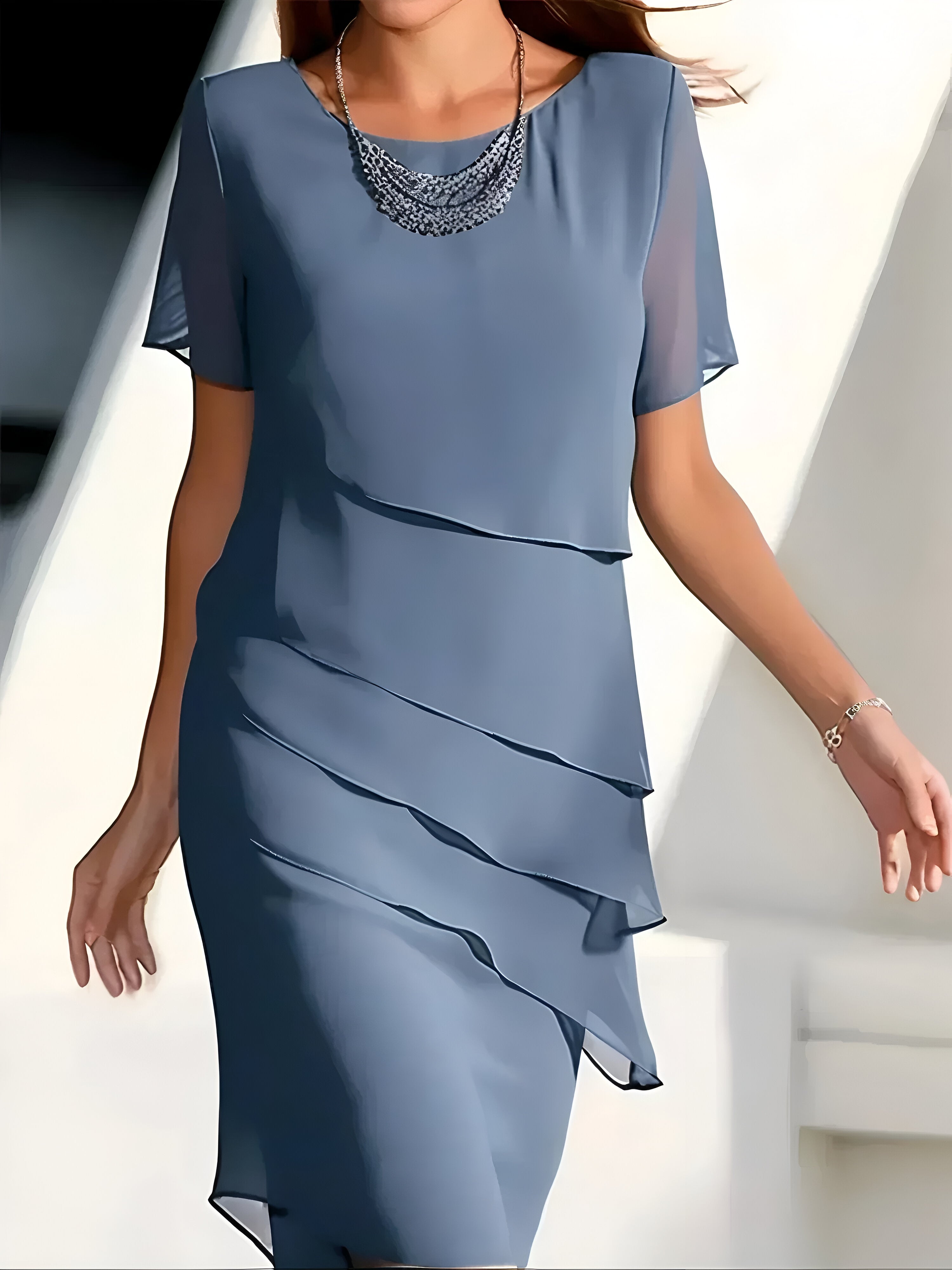 Eva - Robe Élégante avec Couches